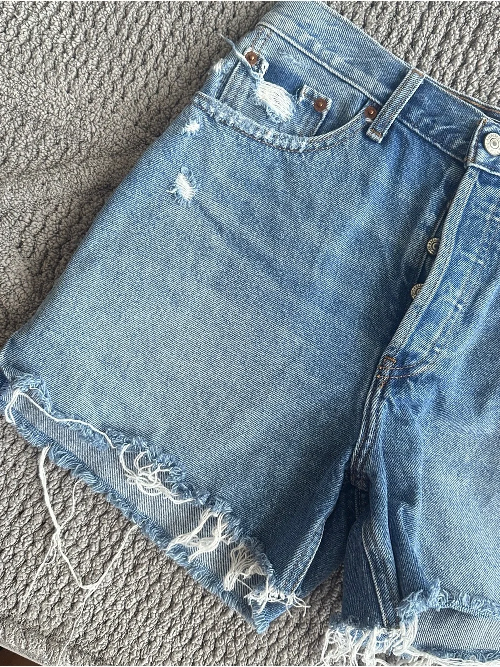 Abercrombie & Fitch Light Blue Distressed Denim Shorts High Rise 27 / 4